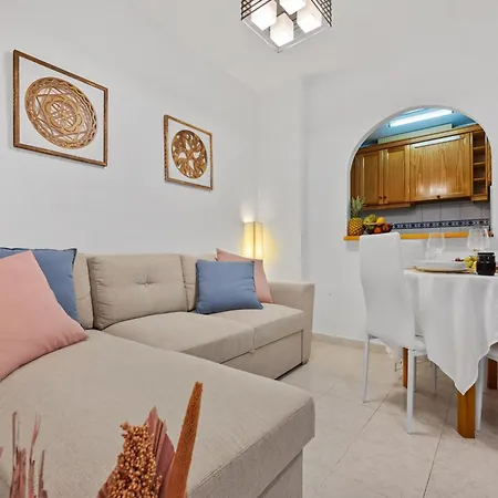 Casa Tomi Y Luca * Τορεβιέχα